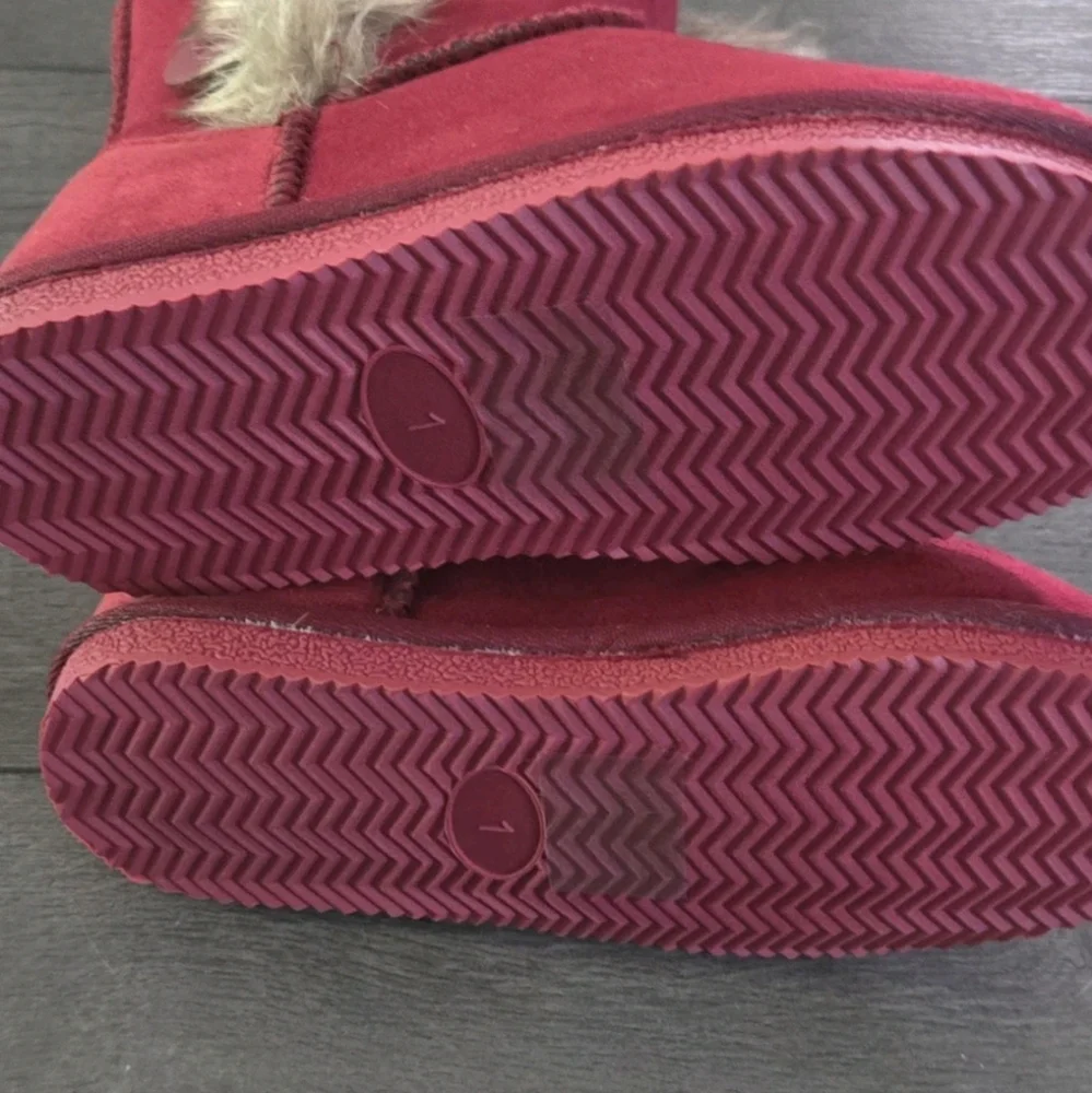 Blister Red Faux Suede Lined Snow Boots Girls 1